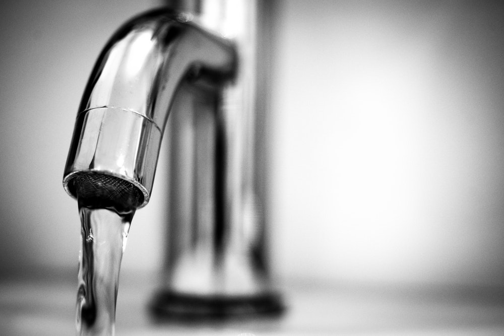 Filtro per l'acqua del rubinetto: è davvero utile?